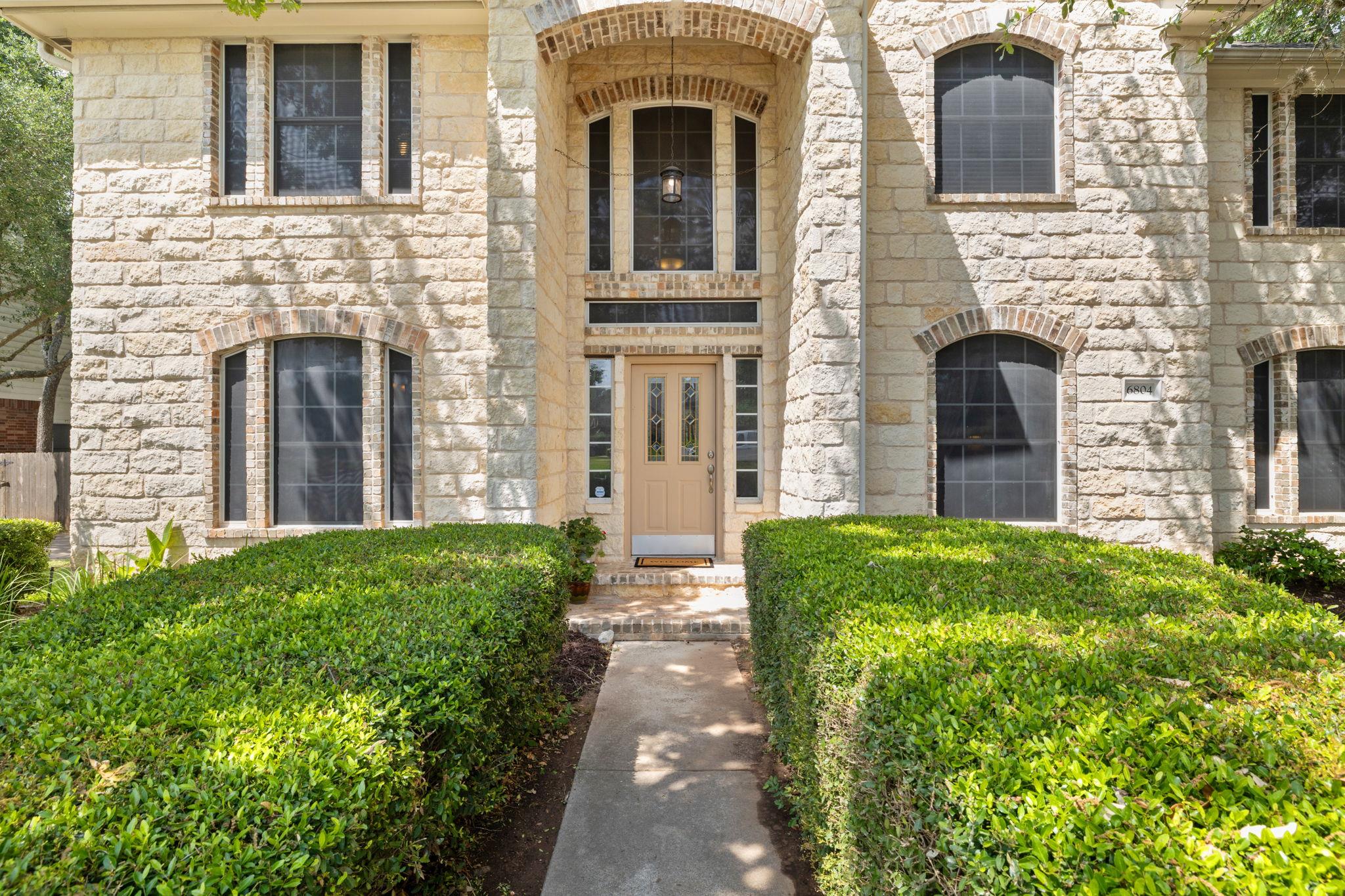 6804 Robert Dixon DR