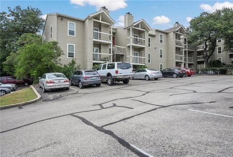 Photo of 114 E 31st ST #204, Austin, TX 78705 (MLS # 9899790)