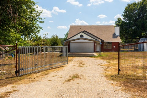 Photo of 1846 County Road 3220, Kempner, TX 76539 (MLS # 1493377)