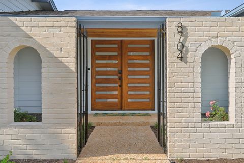 8704 Balcones Club DR Austin TX 78750