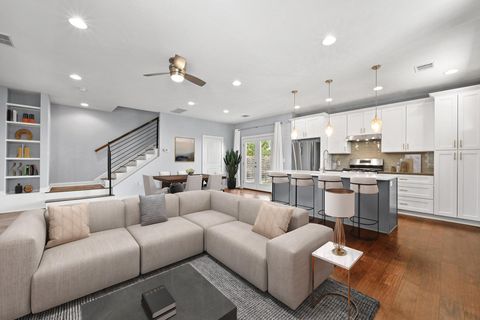 Photo of 308 Delmar Ave #B, Austin, TX 78752 (MLS # 1367038)