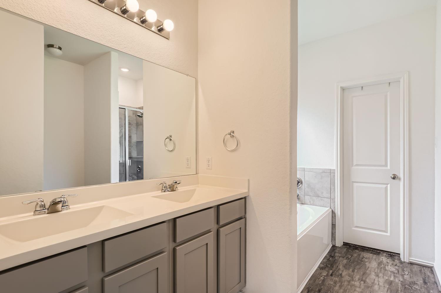 Georgetown, Texas 78626, United States, 5 Bedrooms Bedrooms, ,3 BathroomsBathrooms,Residential,Active,48639