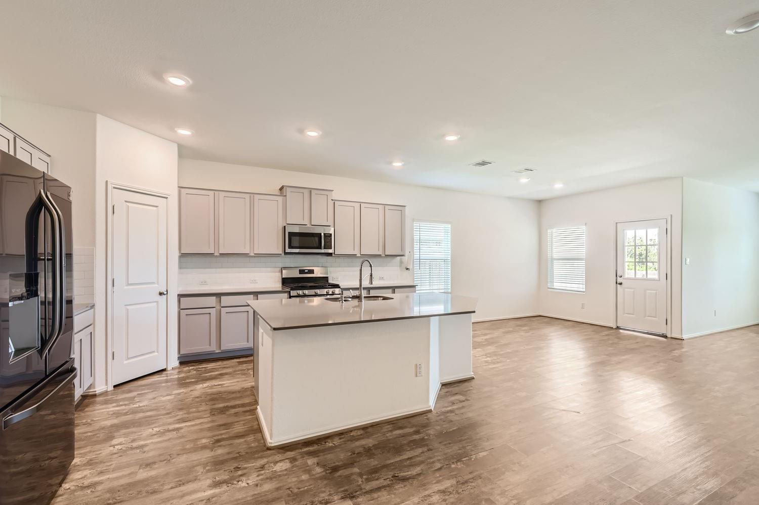 Georgetown, Texas 78626, United States, 5 Bedrooms Bedrooms, ,3 BathroomsBathrooms,Residential,Active,48639