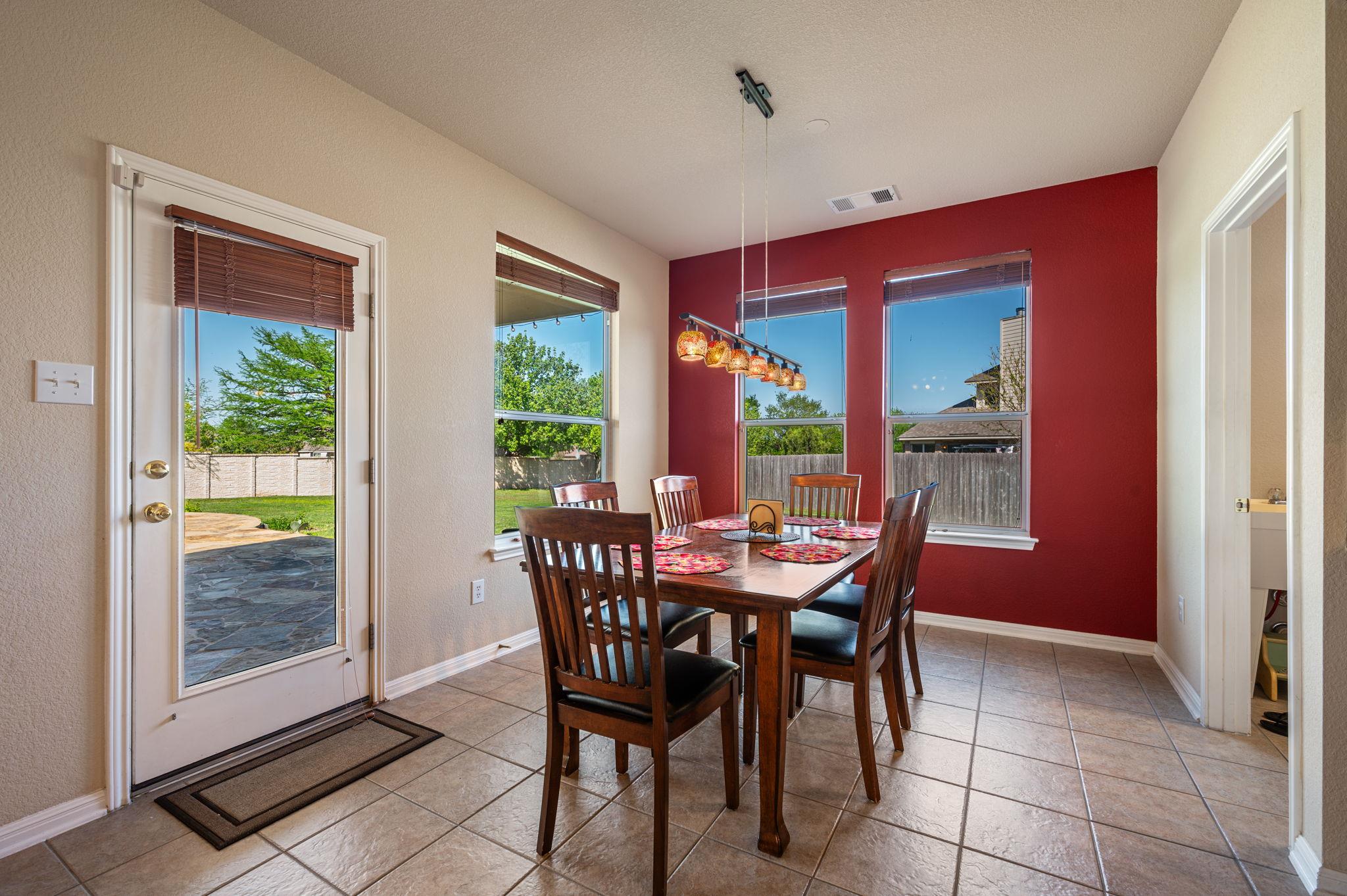 20100 Farm Pond LN