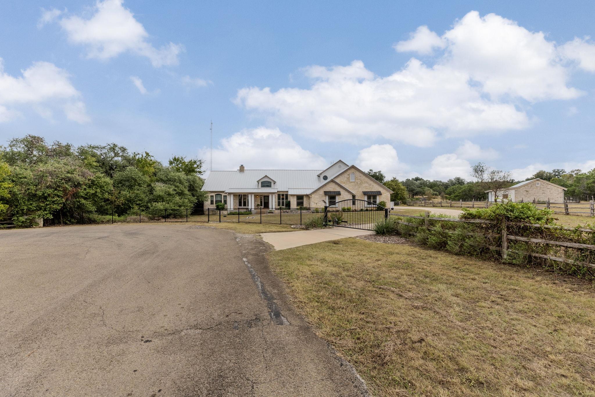 300 Little Gabriel River DR