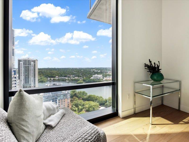 70 Rainey ST 2201
