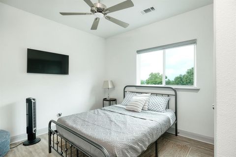 Tiny photo for 18812 Nicklaus DR, Point Venture, TX 78645 (MLS # 5986763)