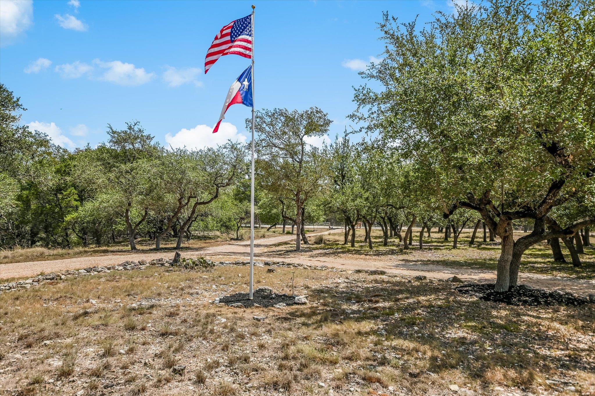 401 N RAINBOW RANCH RD