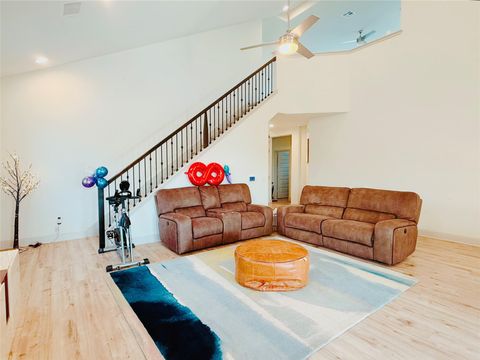 Photo of 18321 Anicio Gallo DR, Pflugerville, TX 78660 (MLS # 8476933)