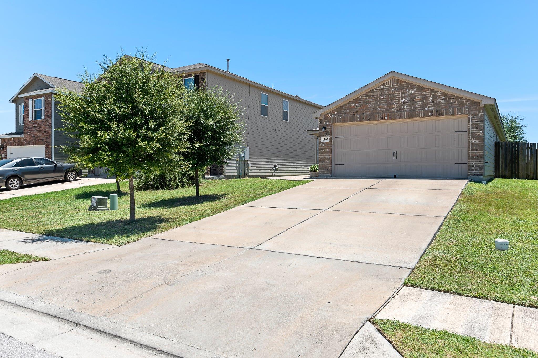 1565 Breanna LN