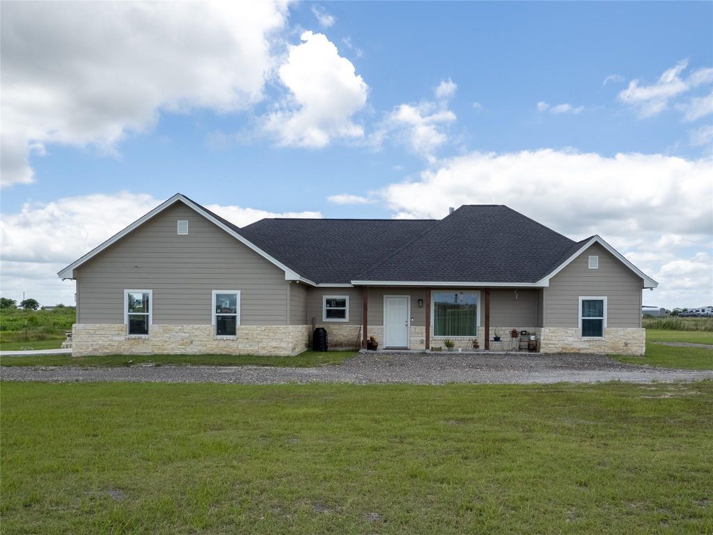 Photo of 140 Daniel DR, Bertram, TX 78605 (MLS # 4604407)