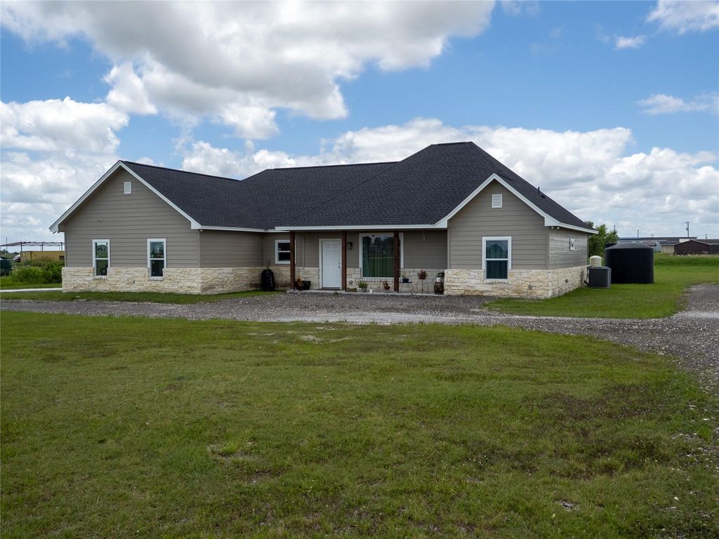Photo of 140 Daniel DR, Bertram, TX 78605 (MLS # 4604407)