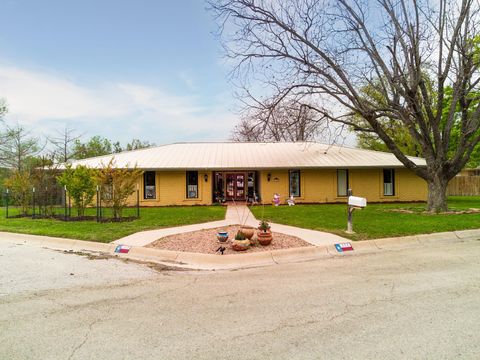 112 Skipcha TRL Lampasas TX 76550