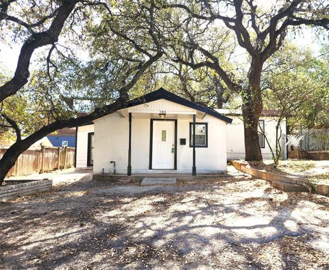 Photo of 703 Herndon LN, Austin, TX 78704 (MLS # 4322326) Photo of 703 Herndon LN, Austin, TX 78704 (MLS # 4322326)