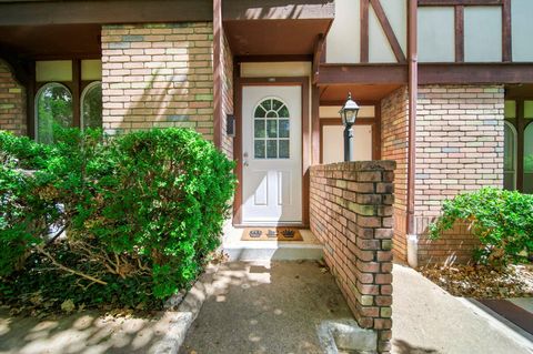 Photo of 7409 Shadow Hill DR #108, Austin, TX 78731 (MLS # 6476203)