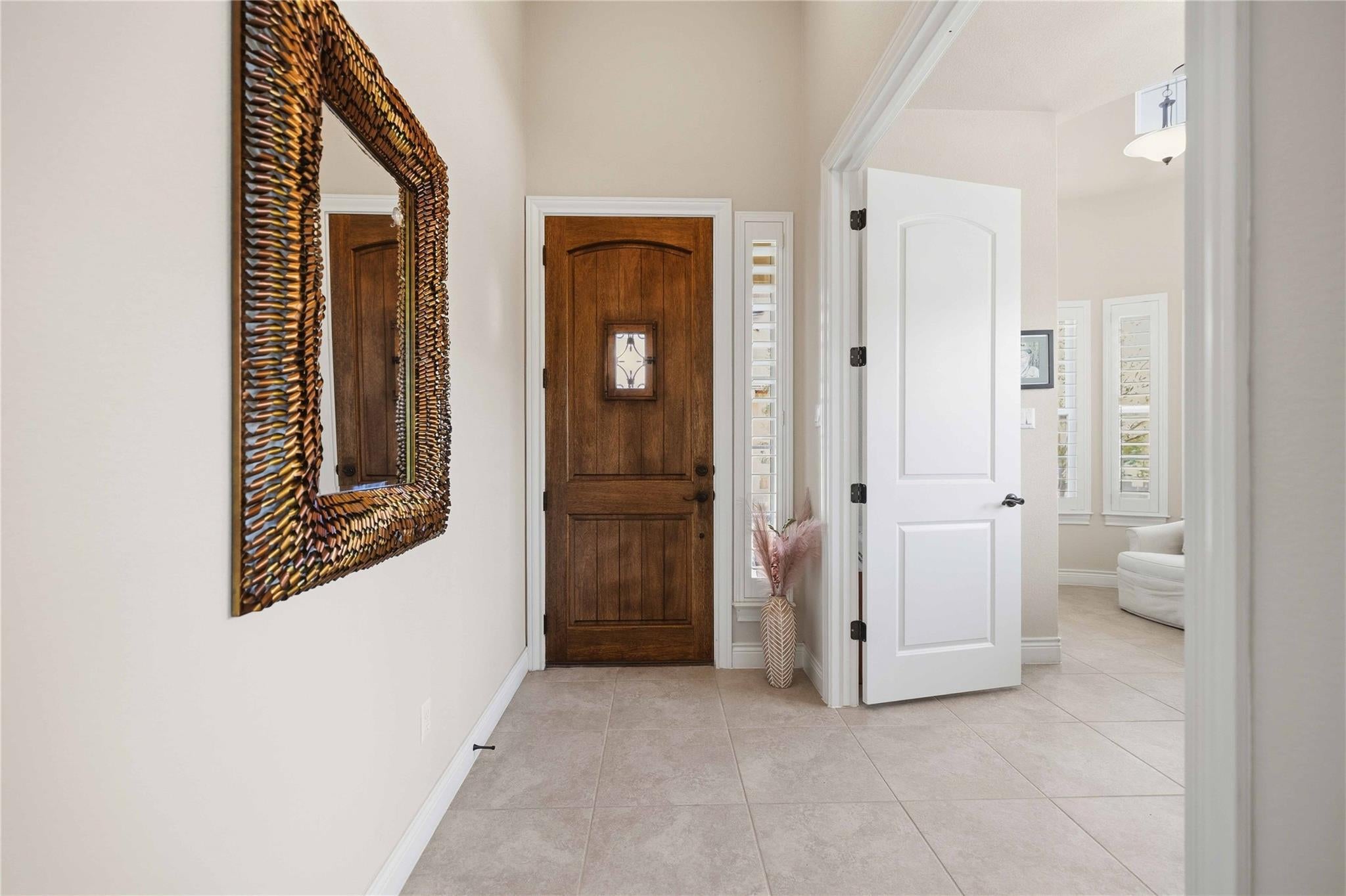 110 Lucia CIR 1