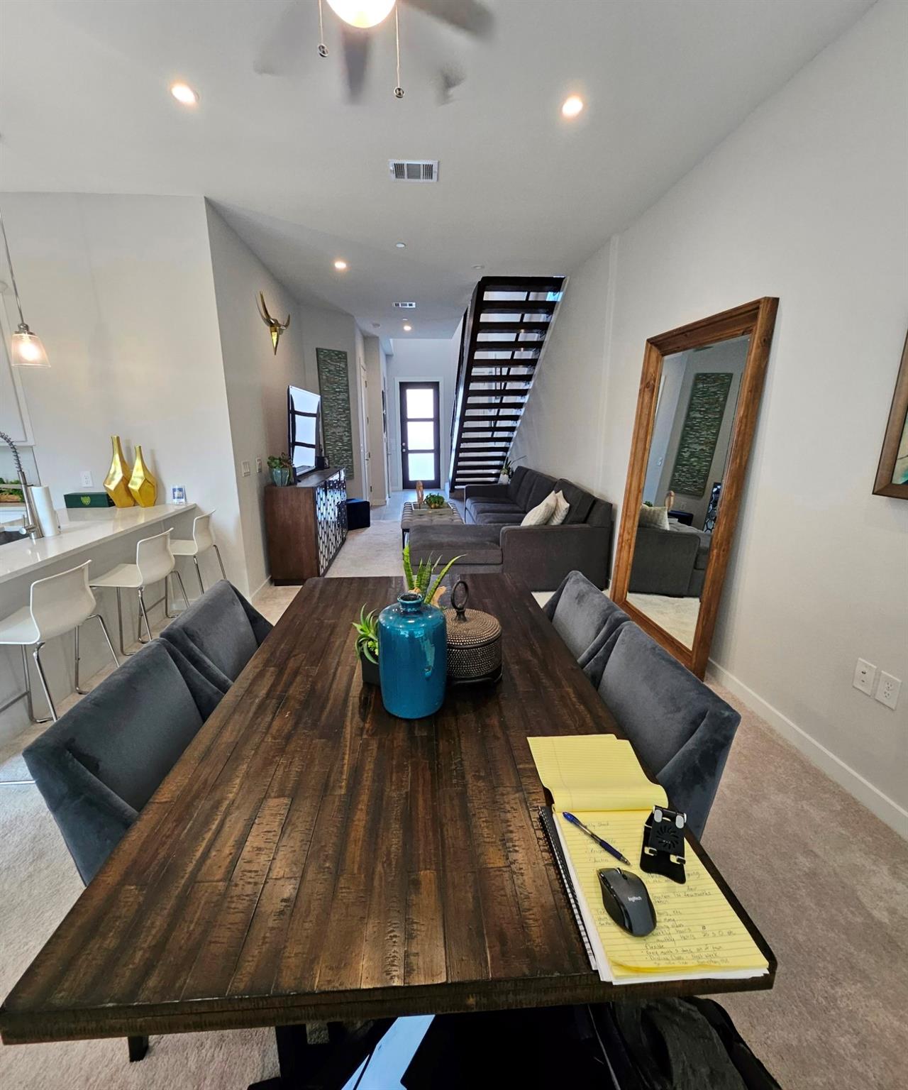 12001 Vista Parke DR 405