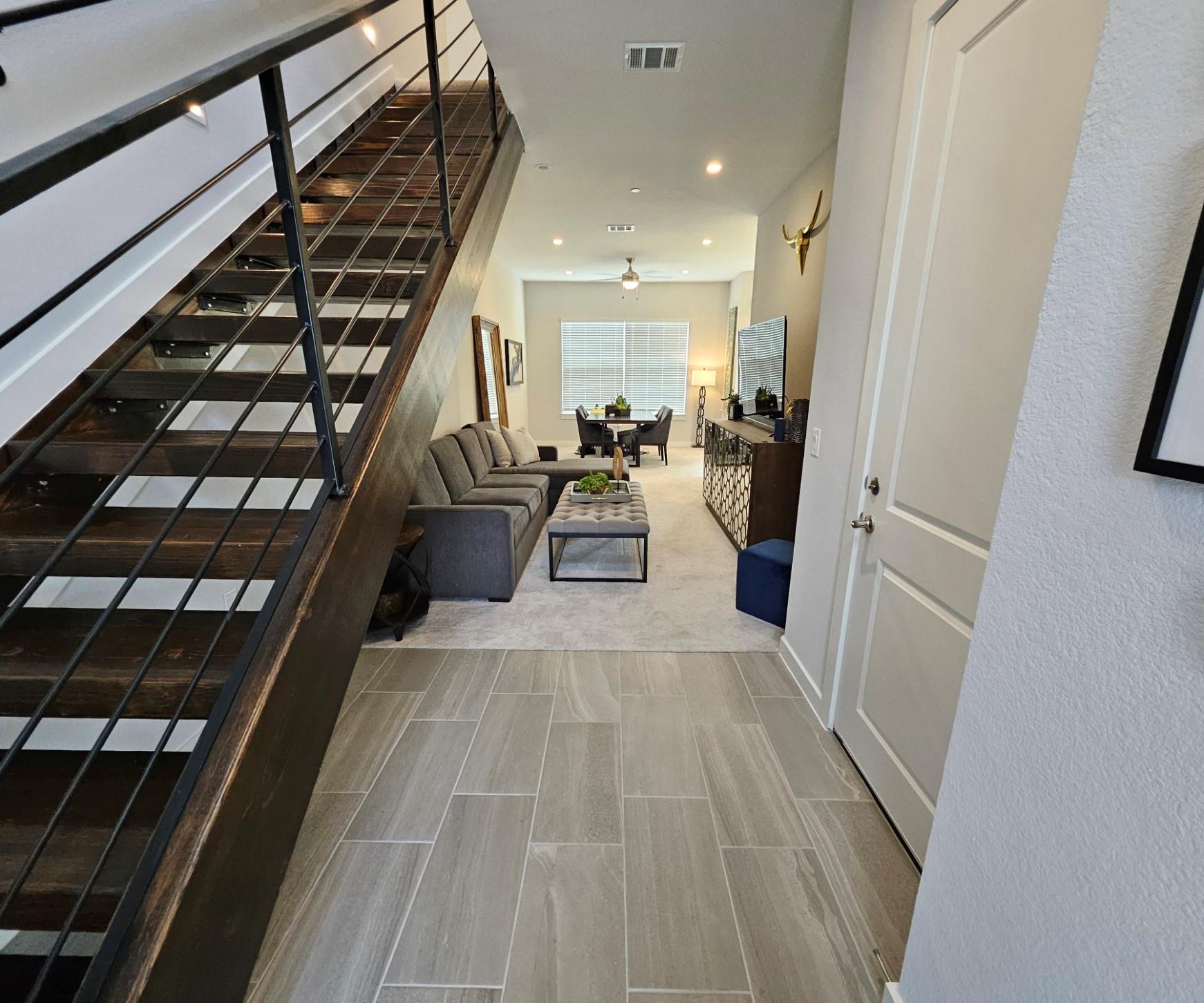 12001 Vista Parke DR 405