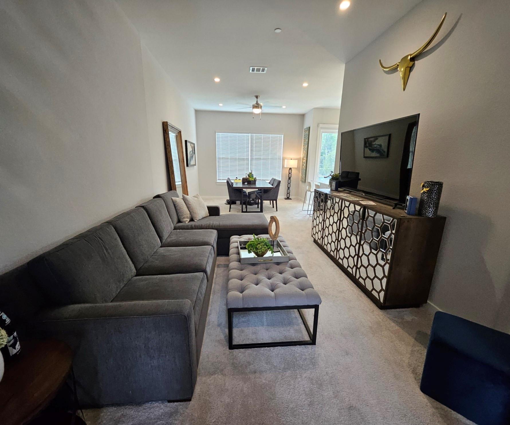 12001 Vista Parke DR 405