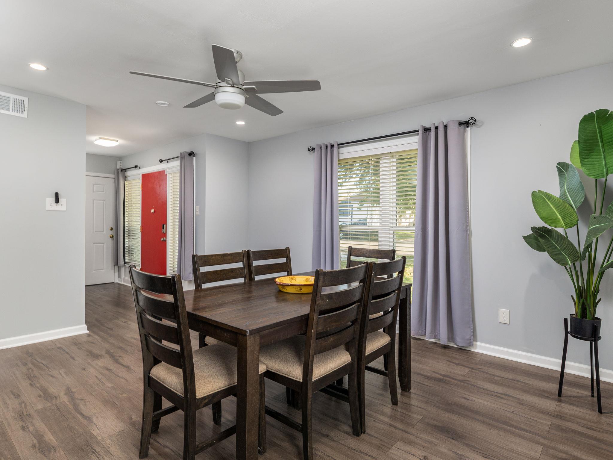 3204 Lake Travis Ave