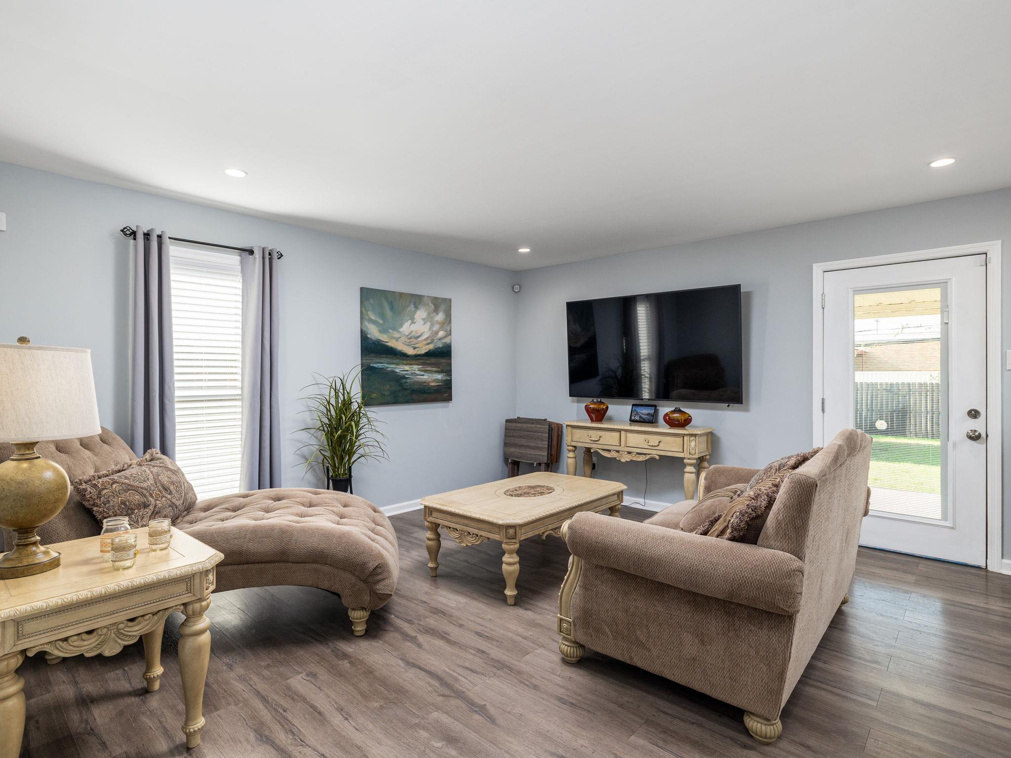 3204 Lake Travis Ave