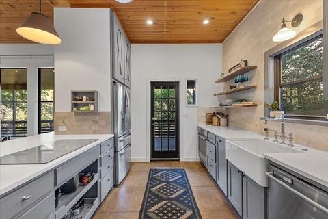 3805 Turkey Creek DR Austin TX 78730