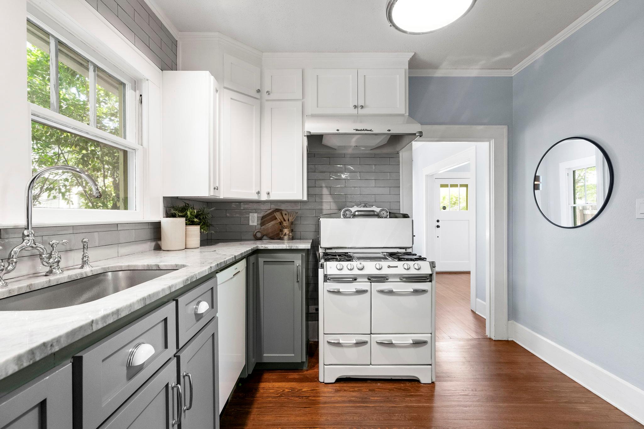 4536 Duval ST 2