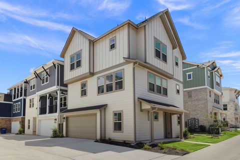 Photo of 6312 Stockman DR #6, Austin, TX 78747 (MLS # 5294797)