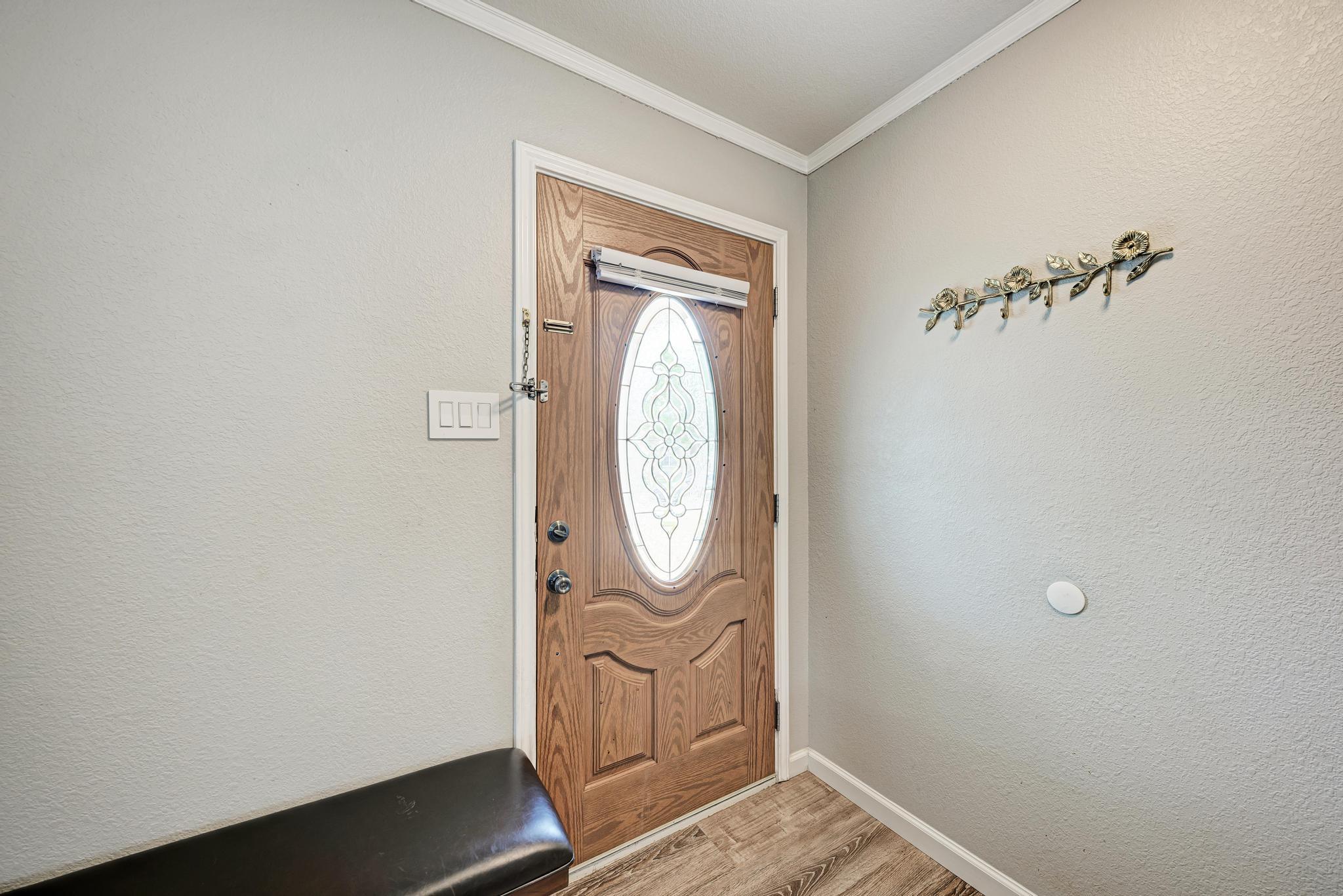 913 Whitley DR