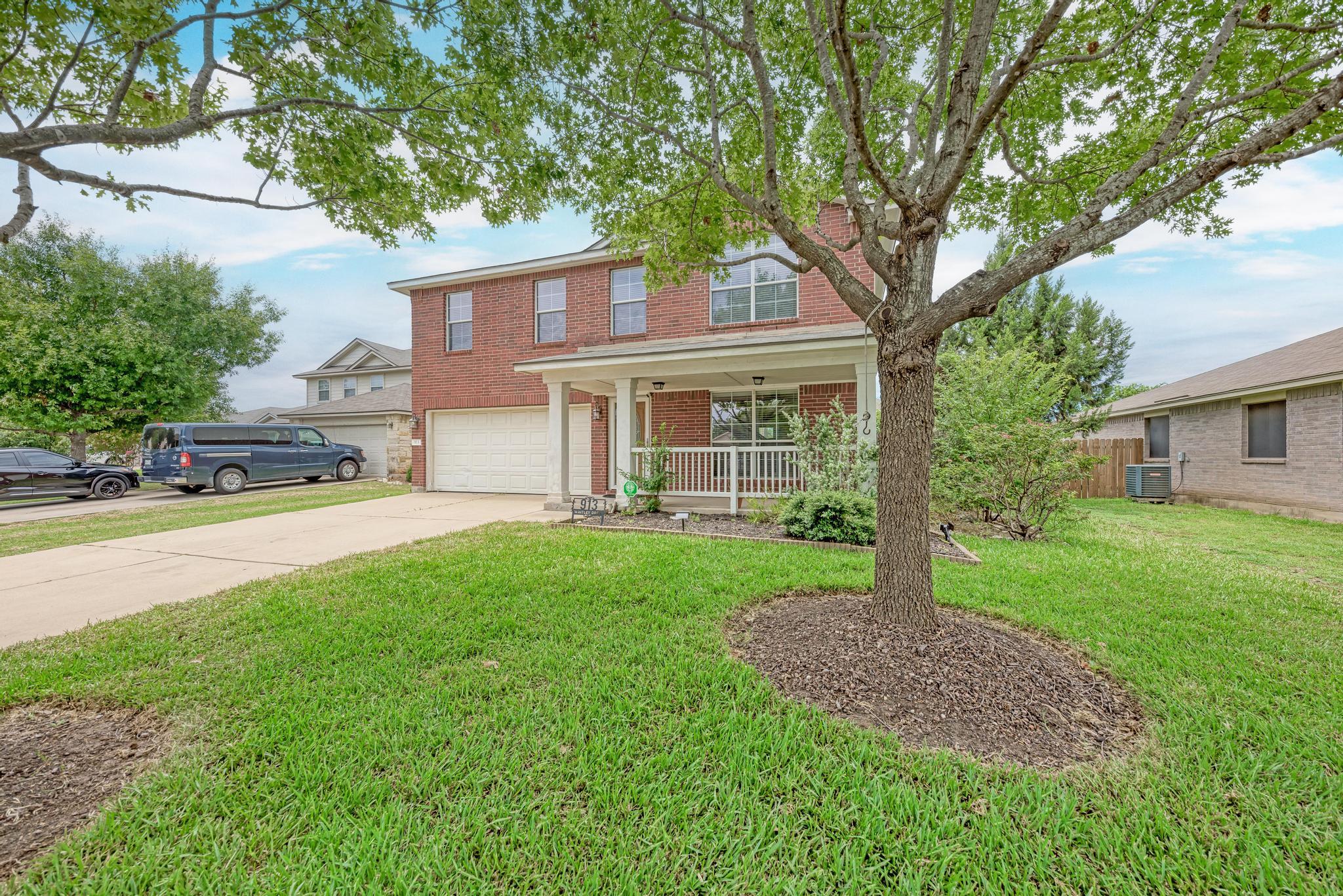 913 Whitley DR