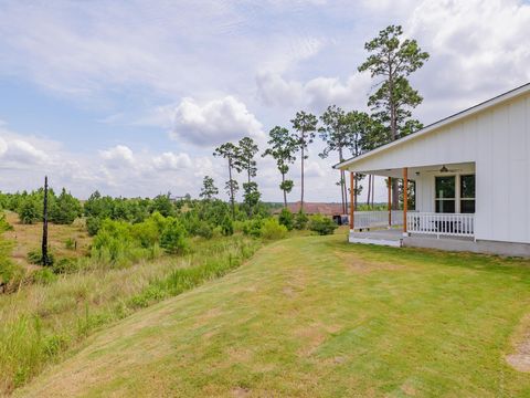 A home in Smithville