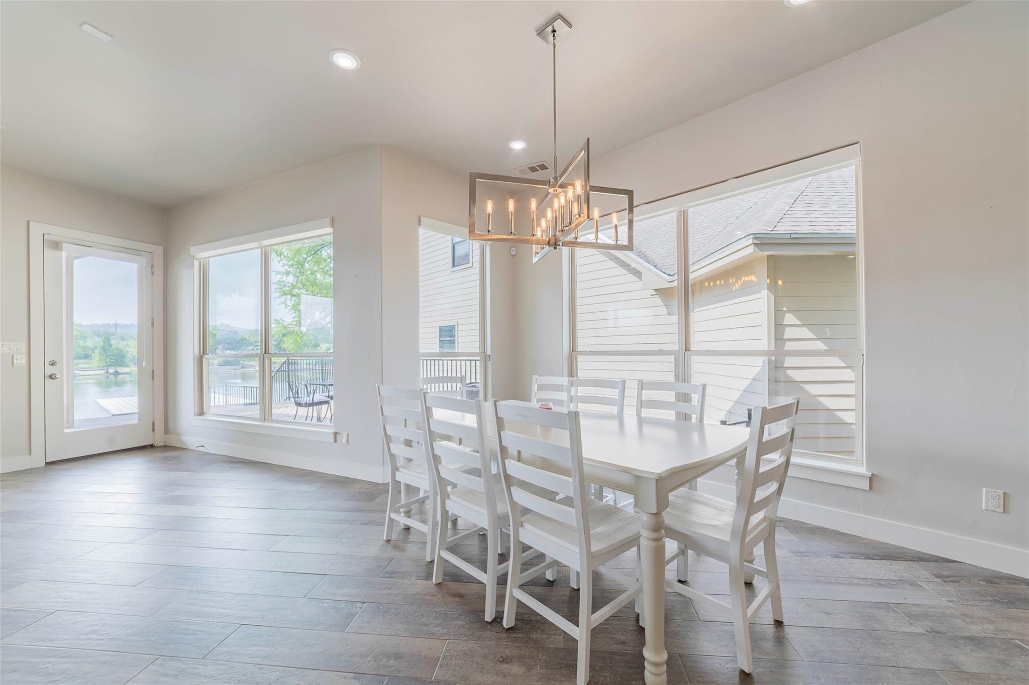 2228 Williams Lakeshore DR