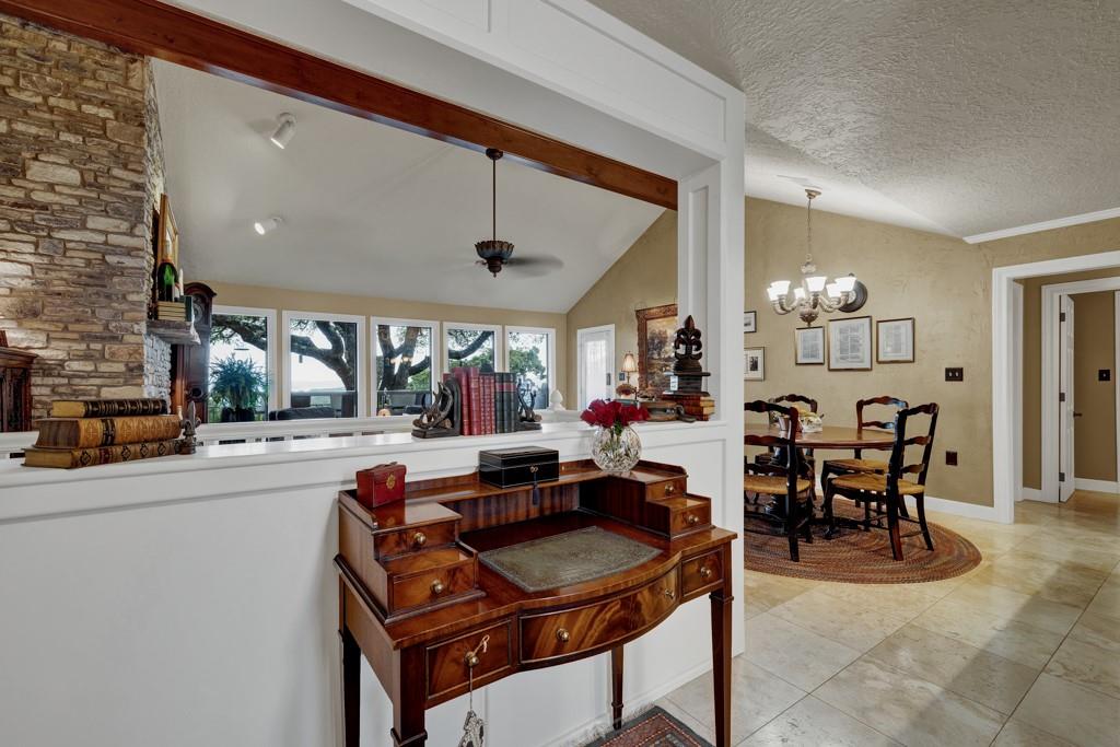 605 High Oaks RD