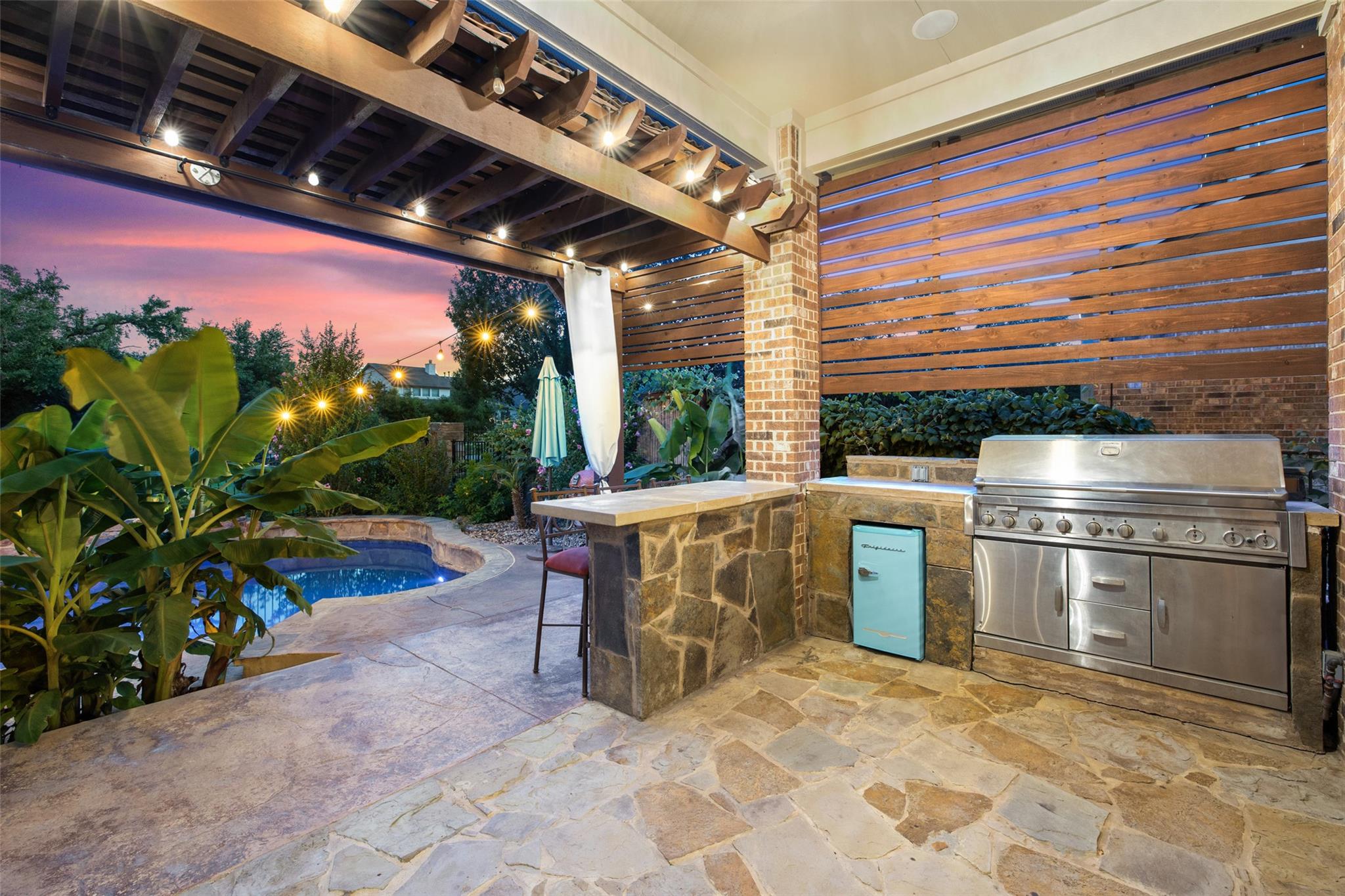 4509 Mont Blanc DR