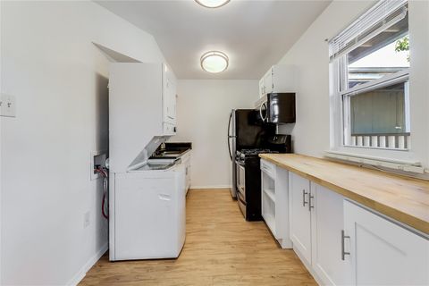 Tiny photo for 2401 Manor RD #210, Austin, TX 78722 (MLS # 2770417)