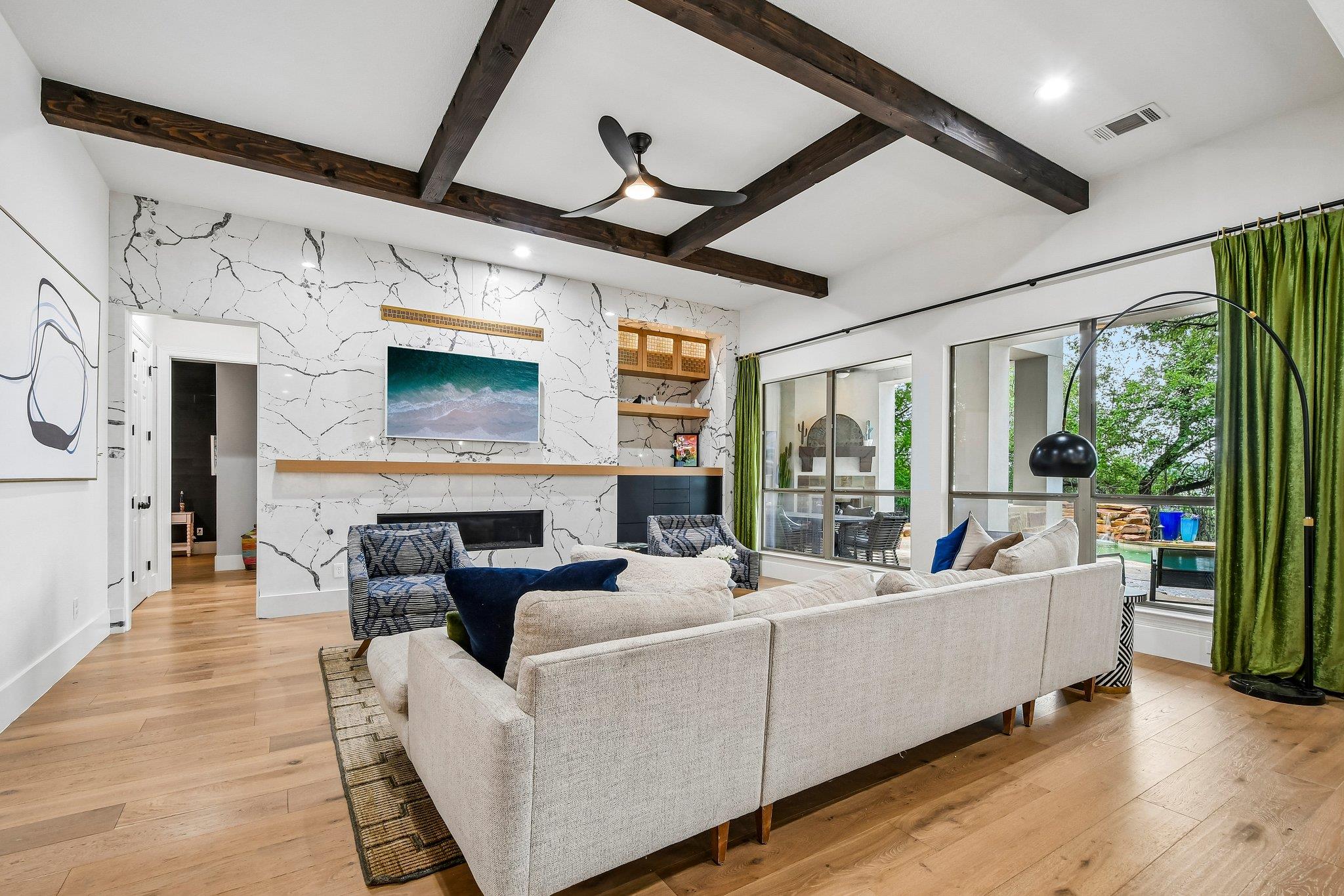 449 Santaluz LN