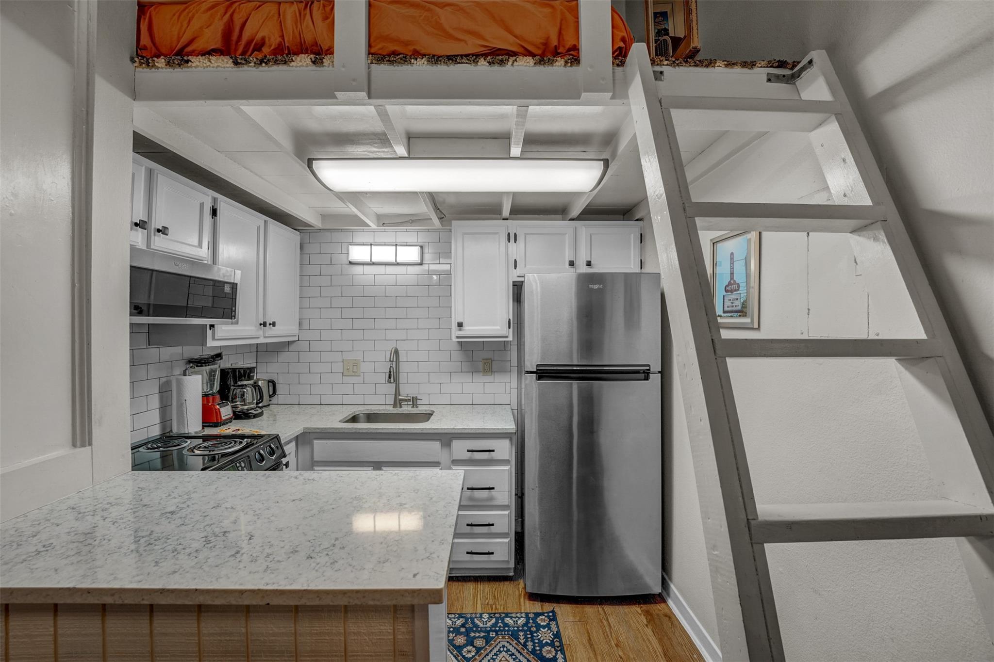 1000 W 26th ST 215