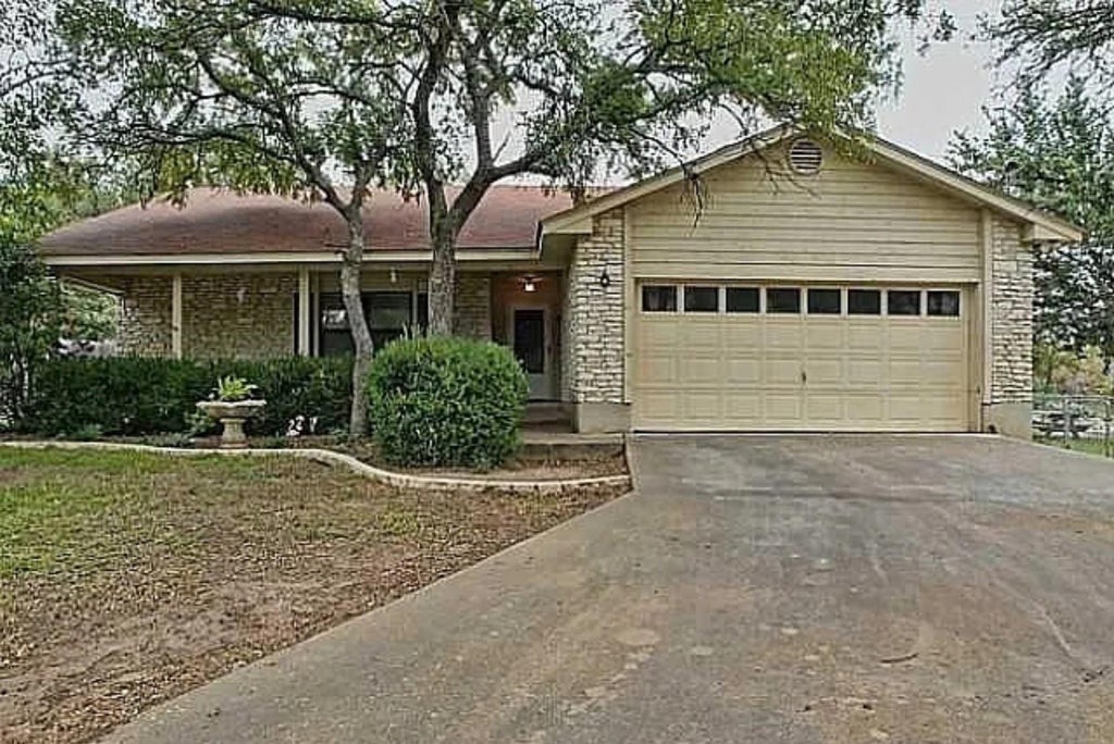 Photo of 101 Horseshoe TRL, Georgetown, TX 78628 (MLS # 1571867)