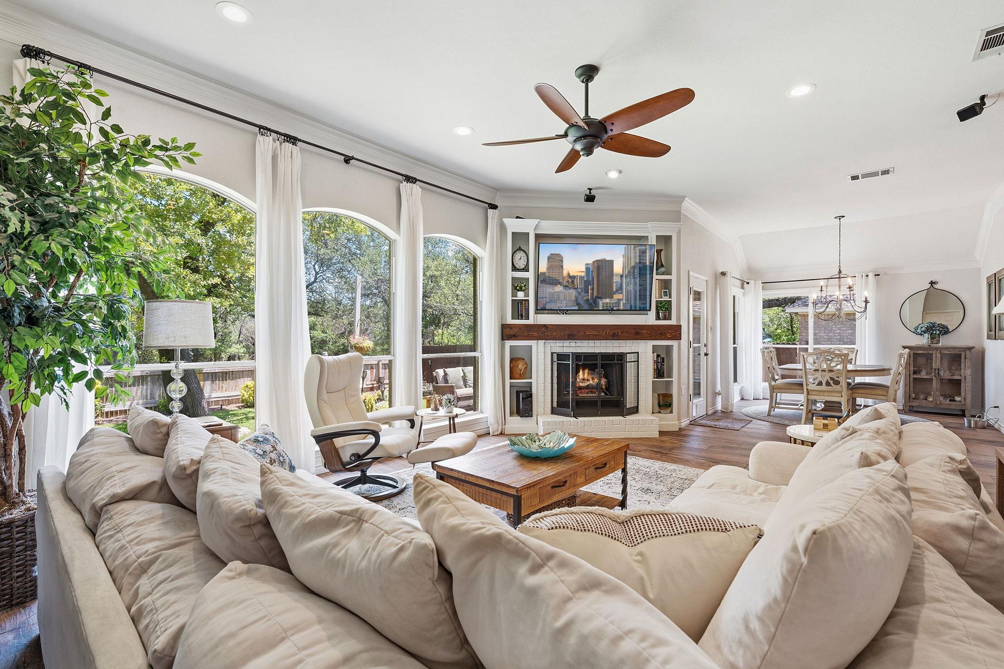 1331 Fall Creek LOOP