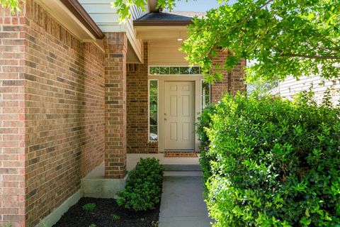 Photo of 2217 Nestlewood DR, Austin, TX 78754 (MLS # 8749740)