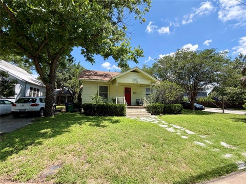 Photo of 2718 E 22nd ST, Austin, TX 78722 (MLS # 5640020)