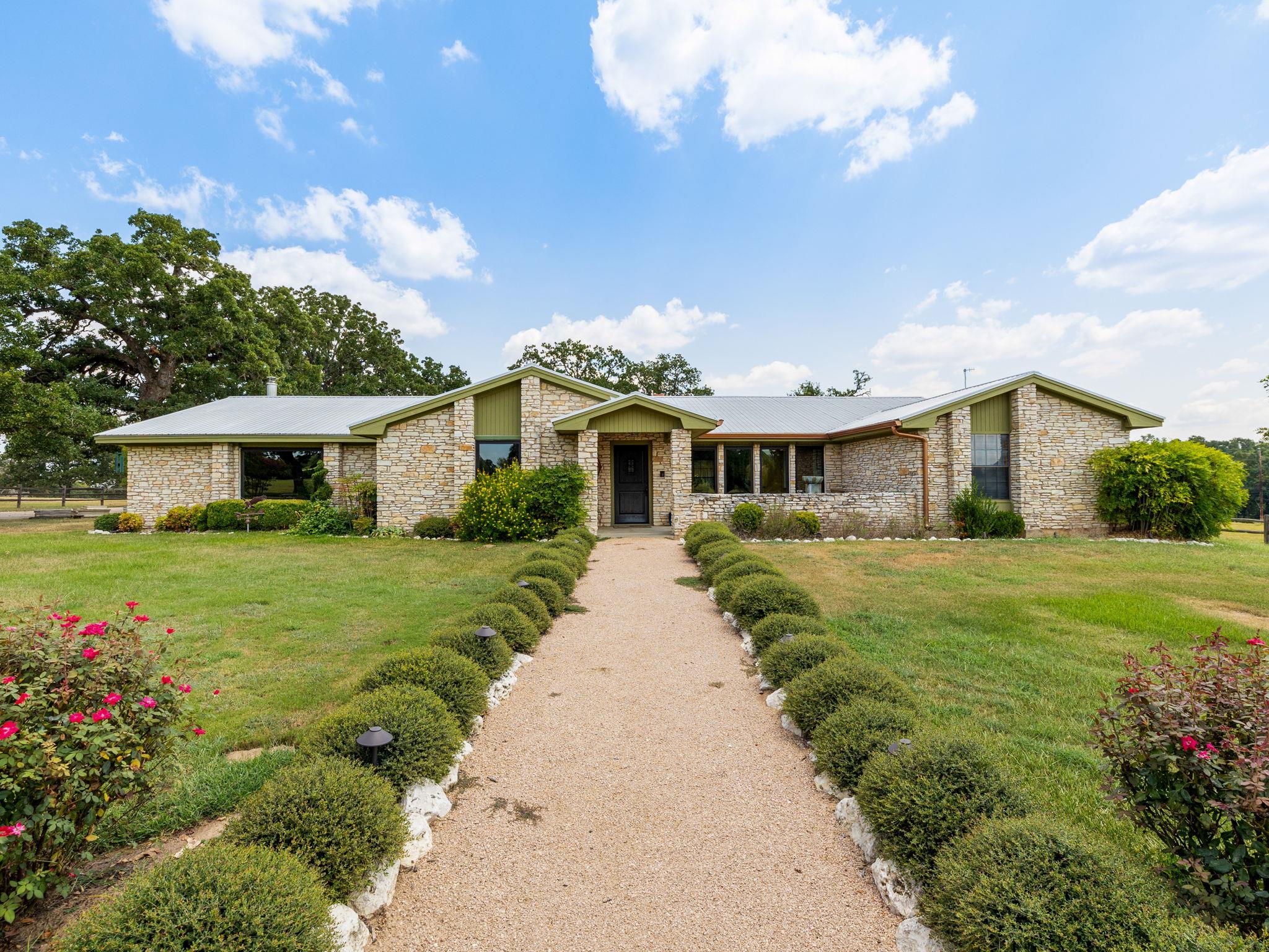 1045 Private Road 7005