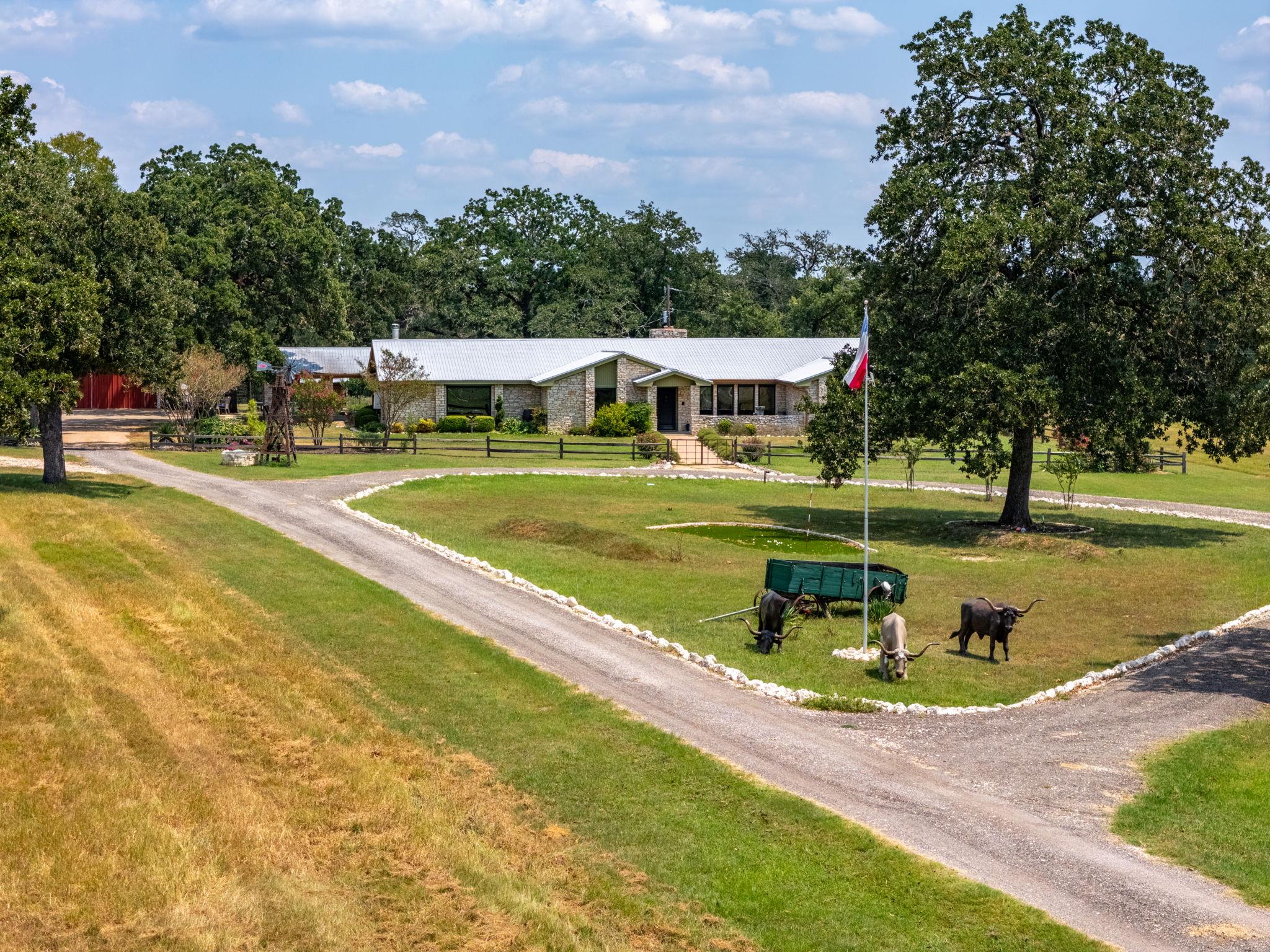 1045 Private Road 7005