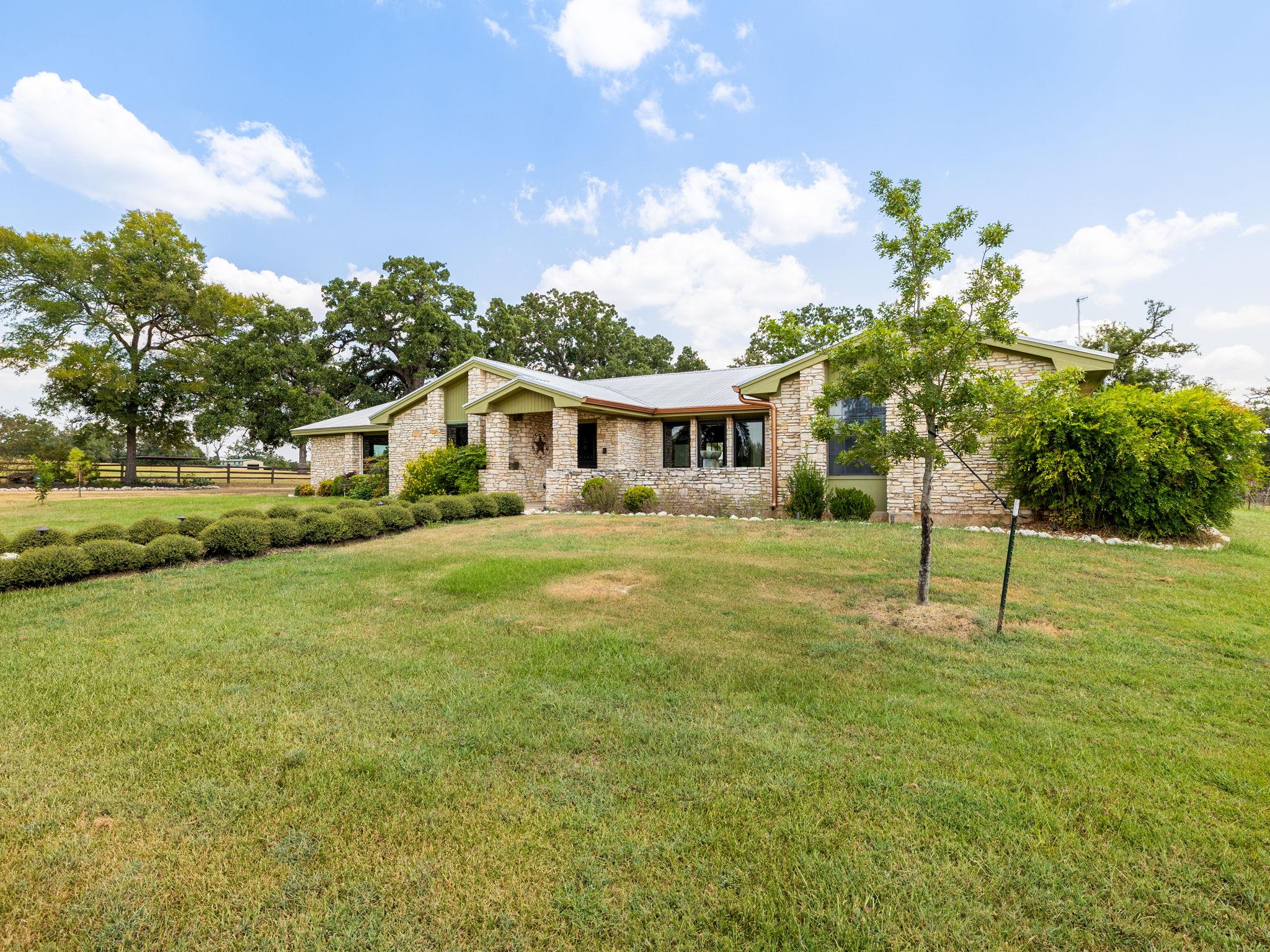 1045 Private Road 7005