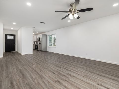 Tiny photo for 711 Buckingham PL, Austin, TX 78745 (MLS # 2371149)