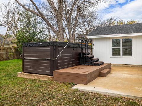 Tiny photo for 711 Buckingham PL, Austin, TX 78745 (MLS # 2371149)