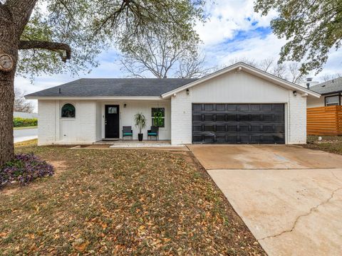 Photo of 711 Buckingham PL, Austin, TX 78745 (MLS # 2371149)