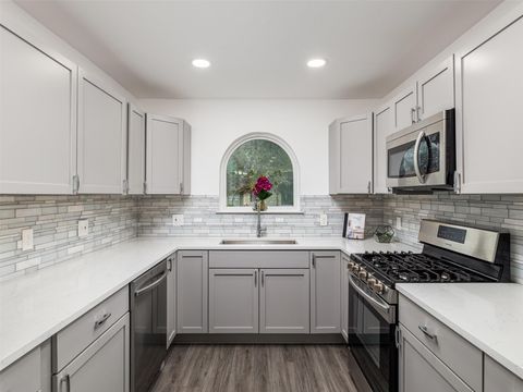 Tiny photo for 711 Buckingham PL, Austin, TX 78745 (MLS # 2371149)