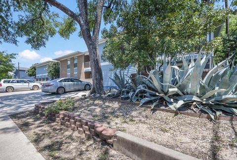 Photo of 400 W 35th. ST #103, Austin, TX 78705 (MLS # 4134758)