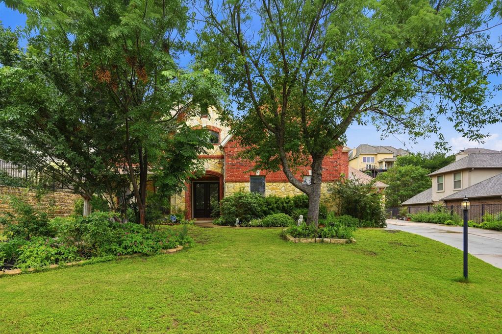 Photo of 222 Vailco LN, Austin, TX 78738 (MLS # 8493366)